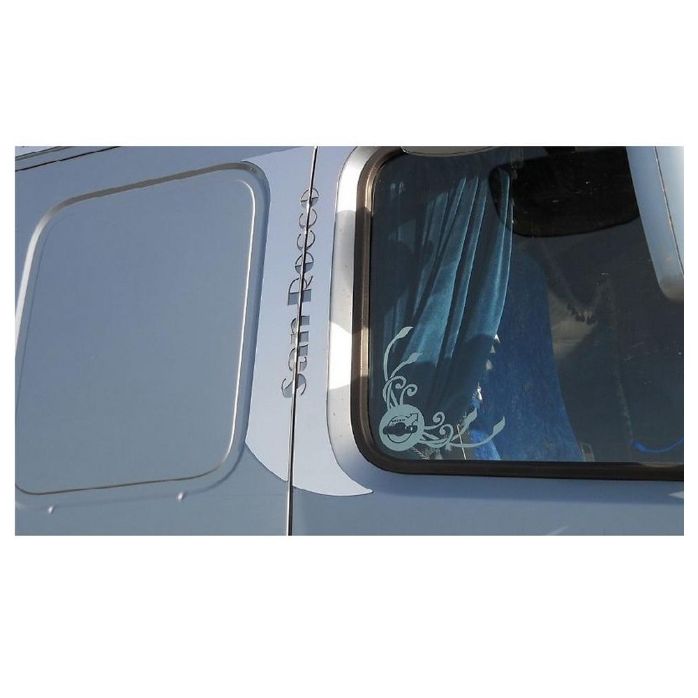 1 - RIVESTIMENTO INOX PIANTONI SPORTELLO FH 2 C/SCRITTA VOLVO IN COPPIA