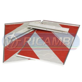 1 - BANDIERE SPONDA RIFRANGENTI C/STECCHE ALL. 250X400 IN COPPIA