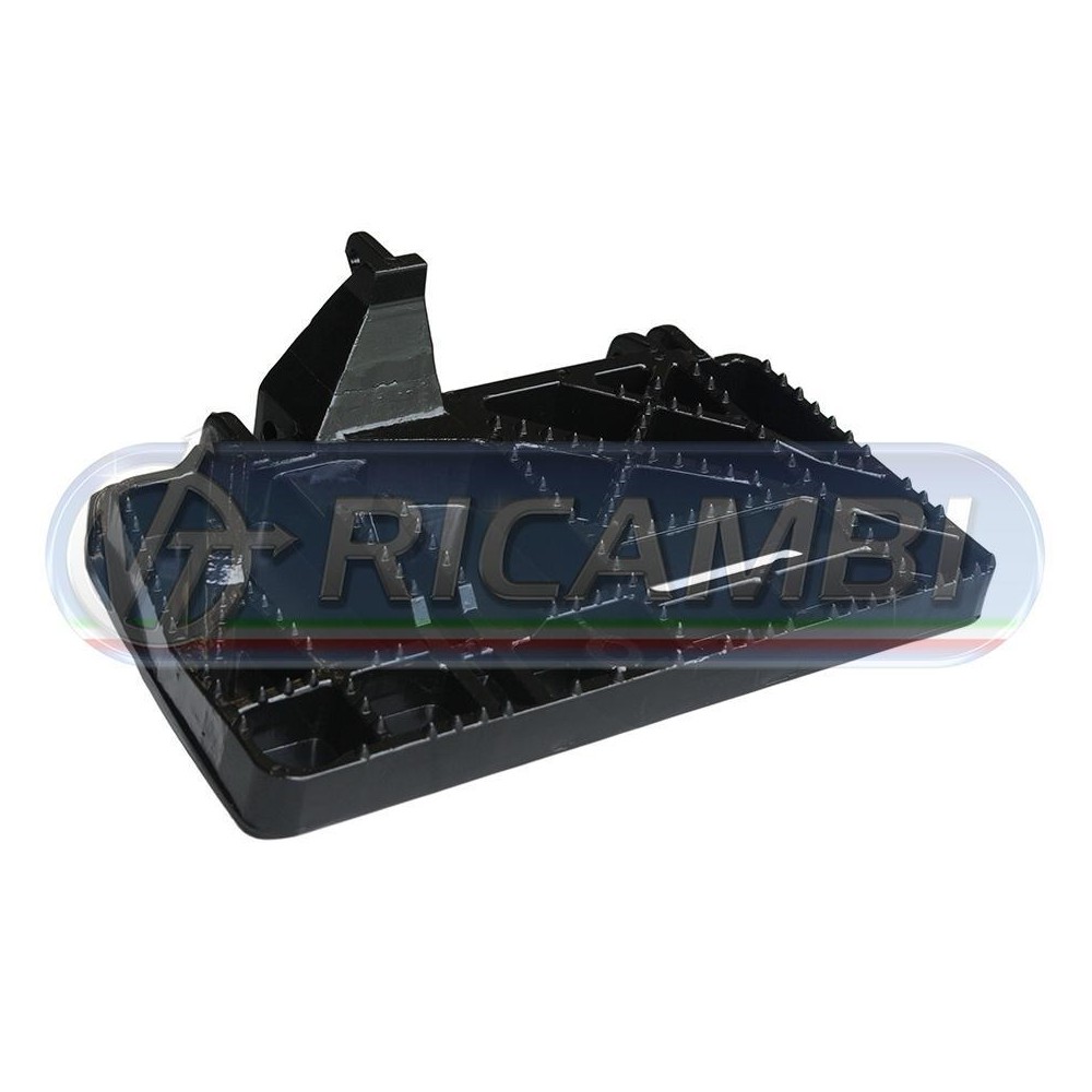 2 - PEDANA ANTERIORE PARAURTI FH 1 FM 1 DX