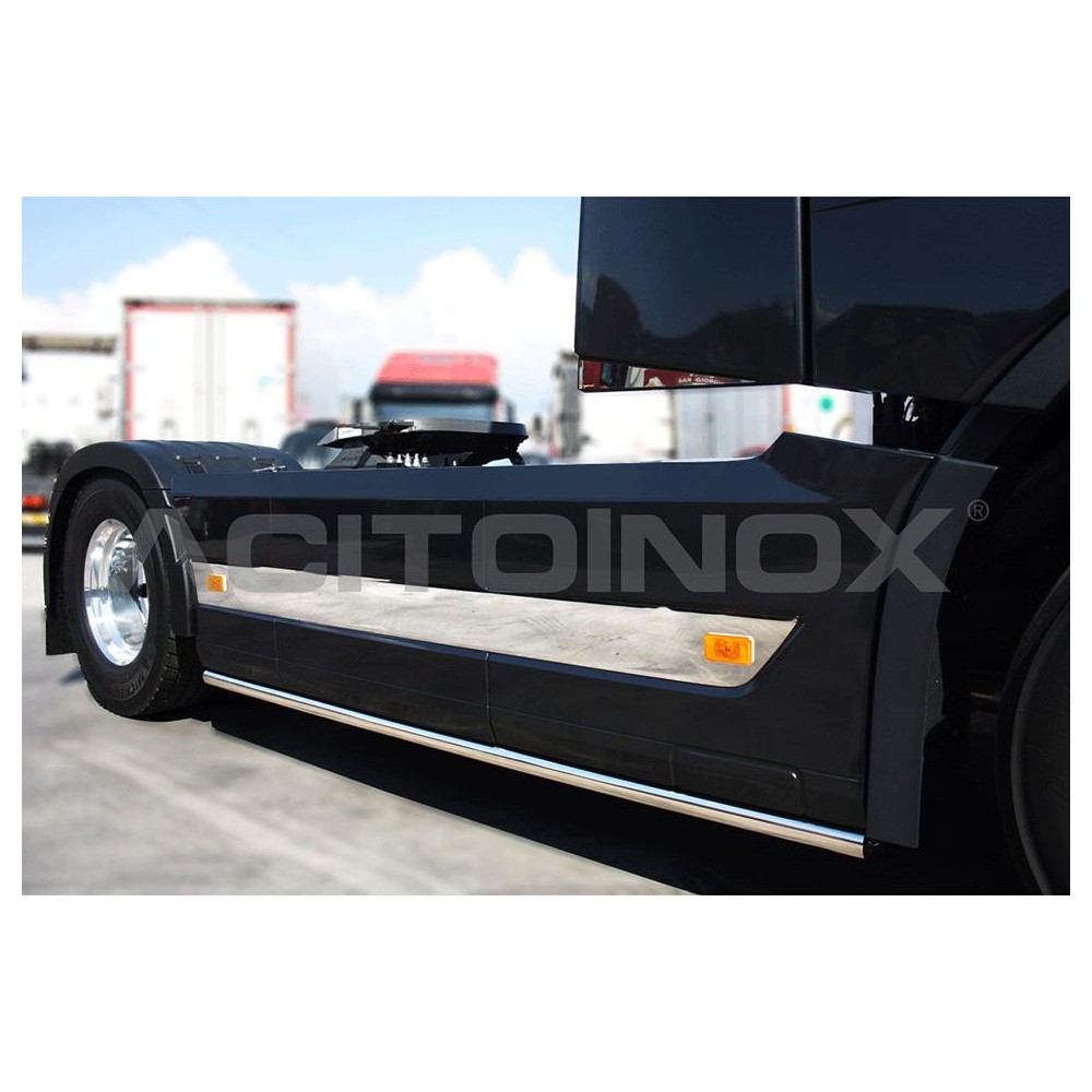 2 - FASCE COPRICARENA INOX VOLVO FH 4 EURO 6 C/BATTERIE LAT. IN COPPIA